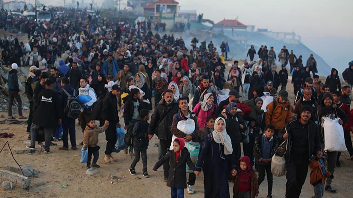 Gazze'nin kuzeyine geri dnen Filistinliler ilk gecelerini sokaklarda, cami ve okullarn enkazlarnda geirdi