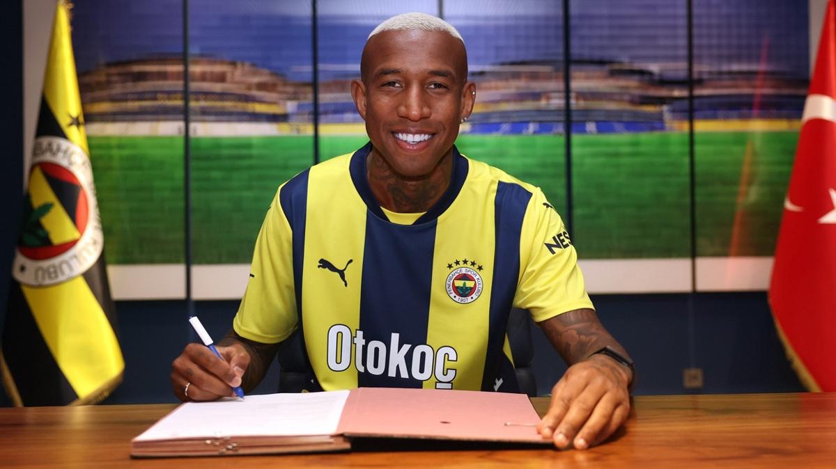 Talisca resmen Fenerbahe'de! 1.5 yllk szlemeye imza att