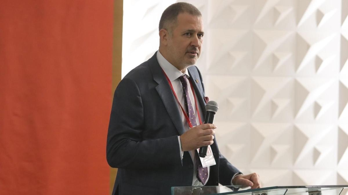 Karyaka Bakan lker Ergll istifa etti 
