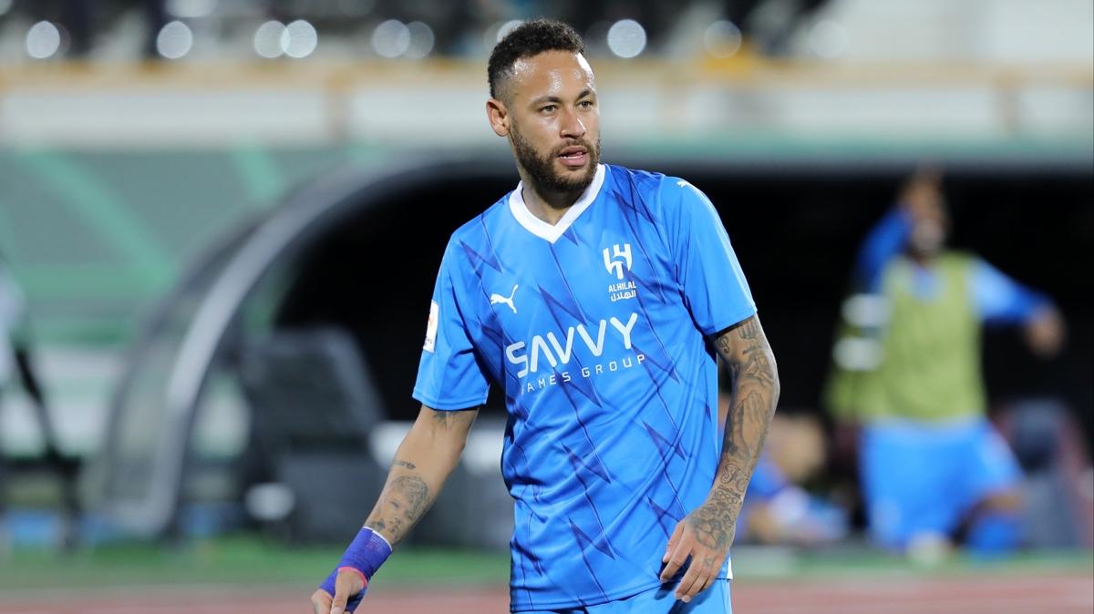 Neymar yuvaya geri dnd