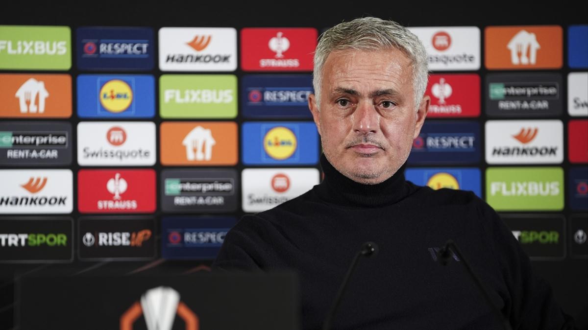 UEFA'dan Jose Mourinho'ya ceza! Portekizli altrc, Midtjylland manda yok