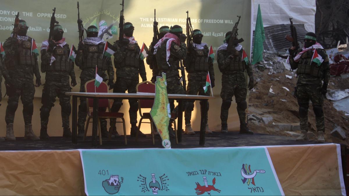 Hamas, srail'i dnyaya rezil etti! Tugaylarn armalar alay konusu oldu