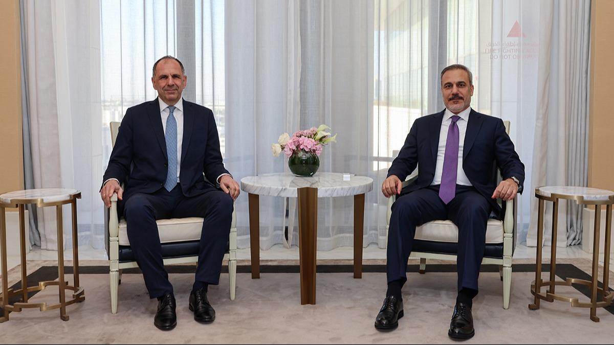 Bakan Fidan, Yunan mevkida Yerapetritis ile Katar'da grt