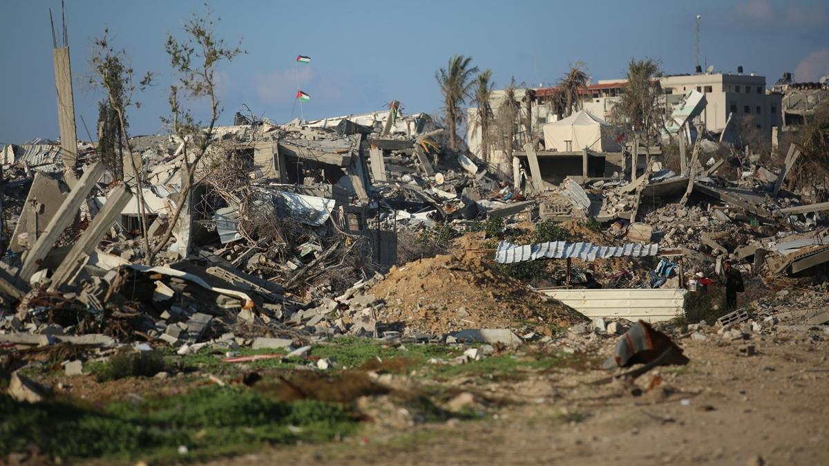 srail, Hamas ile varlan atekes anlamasn tekrar ihlal etti! Gazze'de baz blgeleri bombaladlar