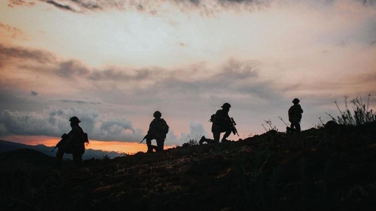 Irak'n kuzeyindeki barnma alanlarndan kaan PKK'l 2 terrist teslim oldu