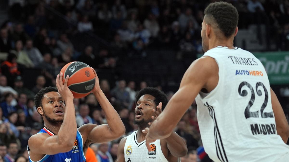 Anadolu Efes, Real Madrid'e ans tanmad