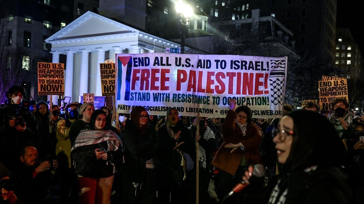 Beyaz Saray nnde Netanyahu ile Trump'a protesto