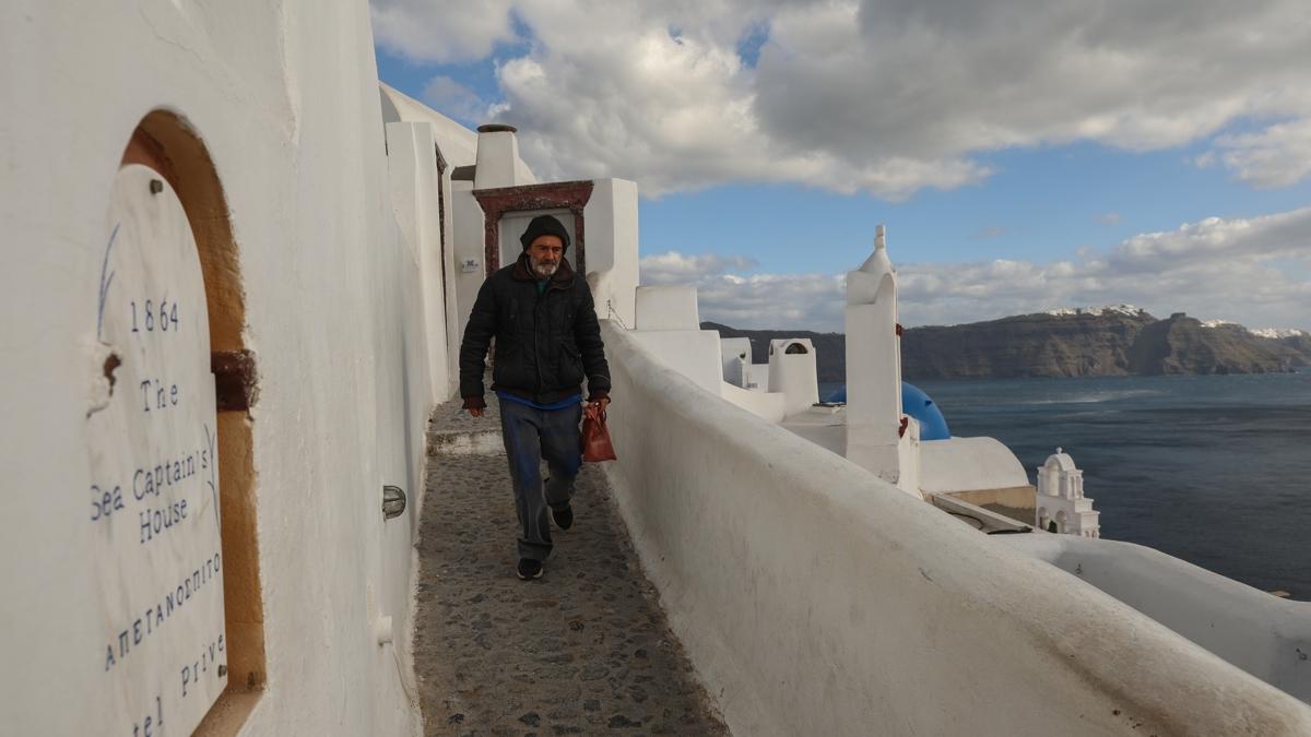 Santorini Adas'nda halk diken stnde! Tsunami iin nlem almaya baladlar