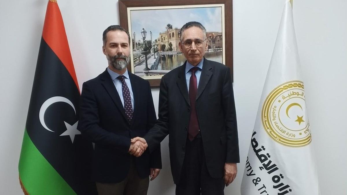 Trkiye ve Libya arasnda nemli temas! Ekonomik ve ticari ibirlii ele alnd