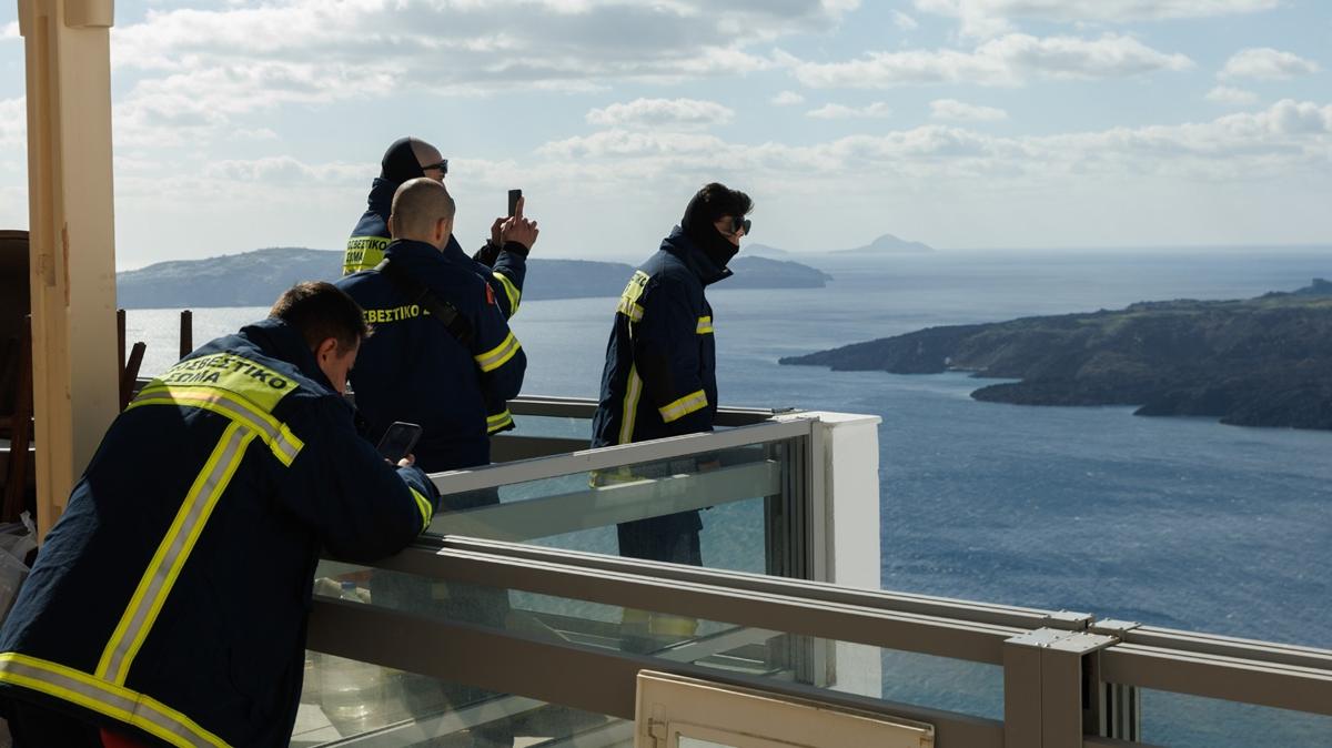 Santorini Adas'nda olaanst hal ilan edildi