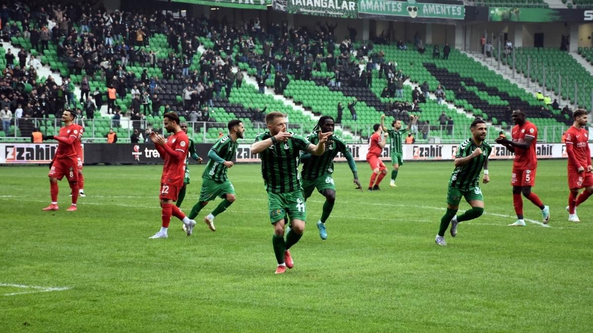 Sakaryaspor'dan kritik galibiyet