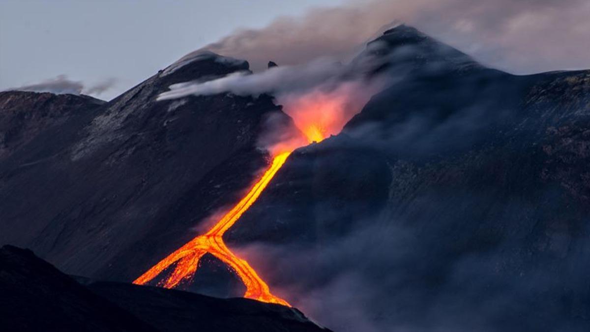 Etna Yanarda harekete geti 