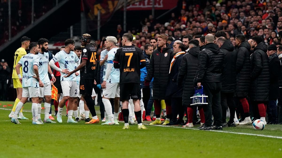 Adana Demirspor'dan Galatasaray manda sahadan ekilme kararna ilikin aklama