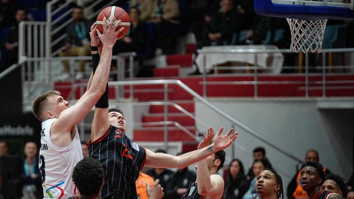 Aliaa Petkimspor evinde kayp