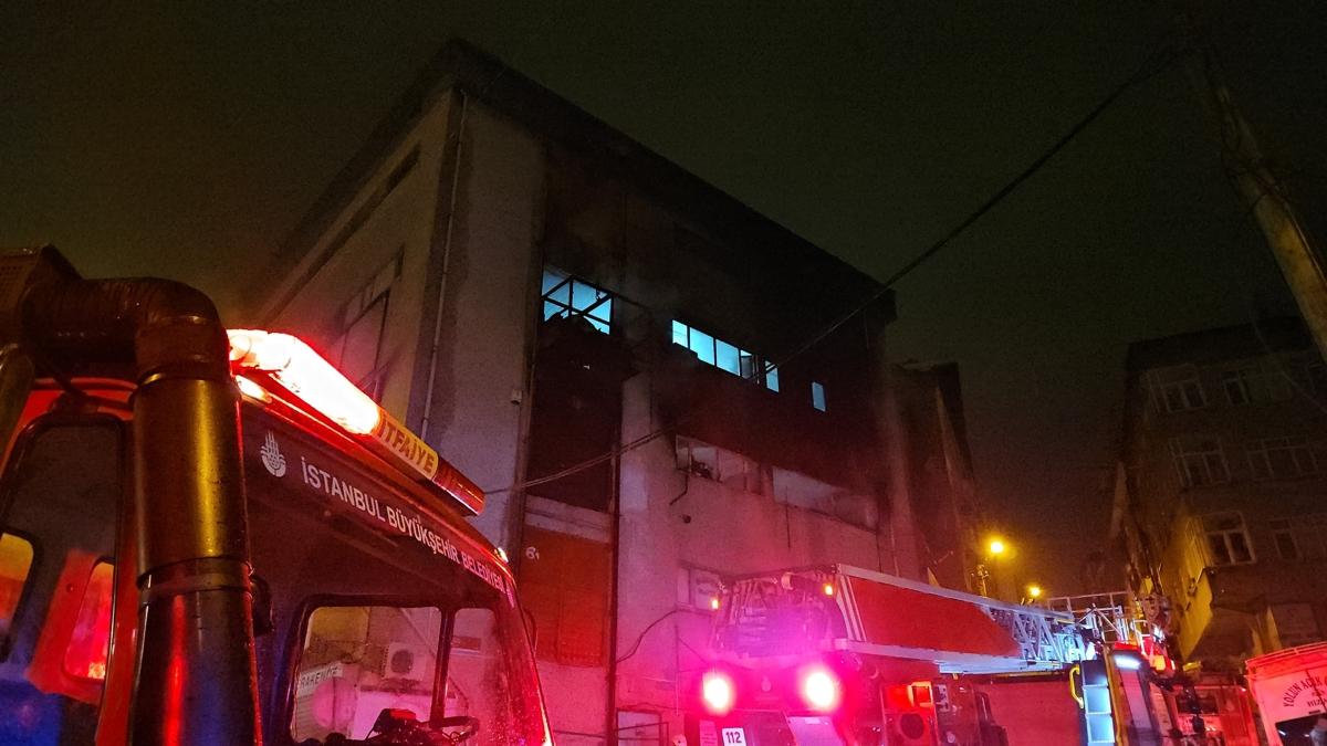 Baclar'da iplik atlyesinde yangn