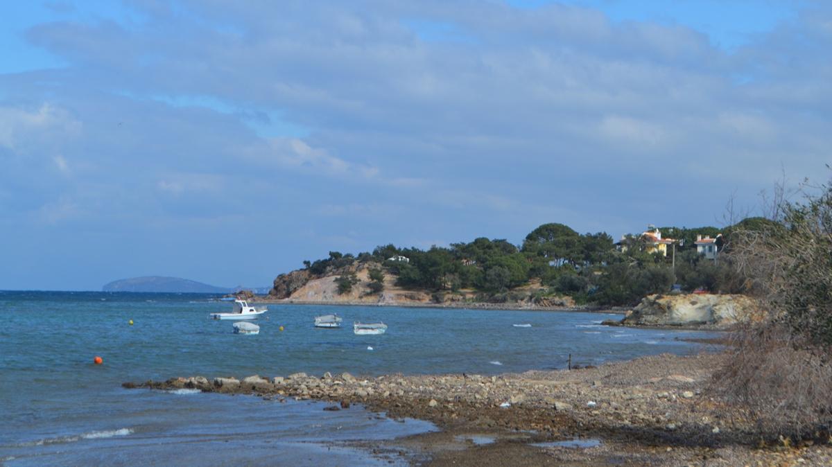 Balkesir'in deniz suyu ekildi, ok sayda tekne karaya oturdu