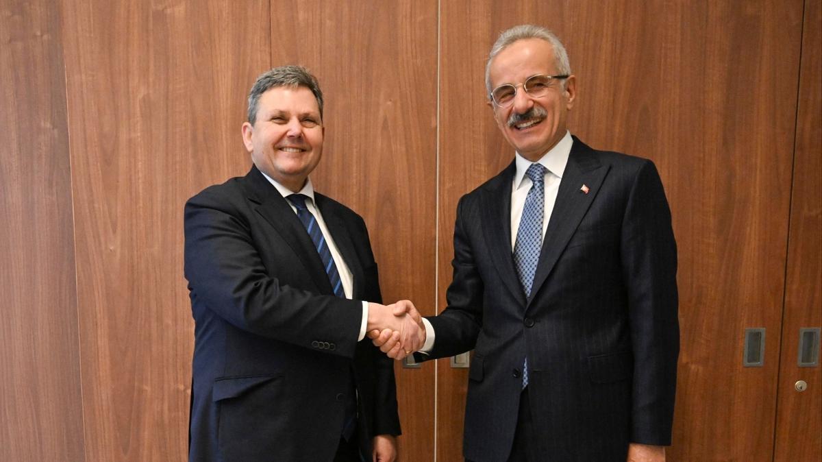Bakan Abdulkadir Uralolu, svire'de mevkidalaryla grt