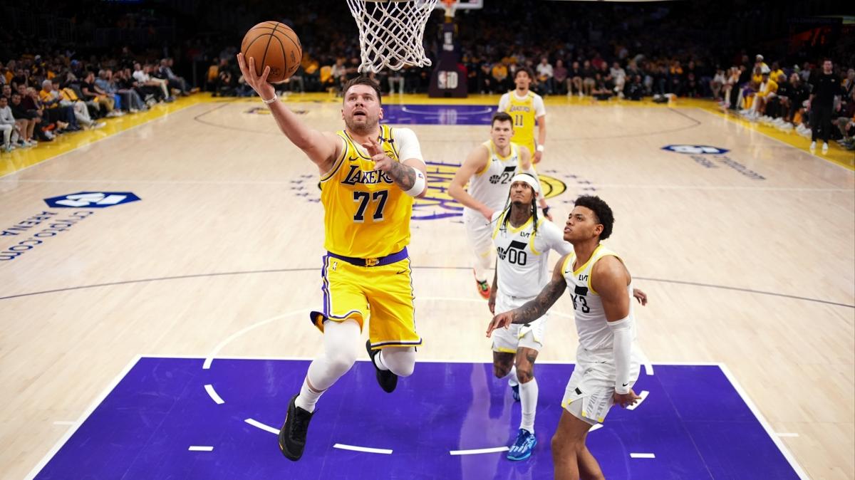 Lakers, Doncic'in forma giydii ilk mata Jazz' malup etti