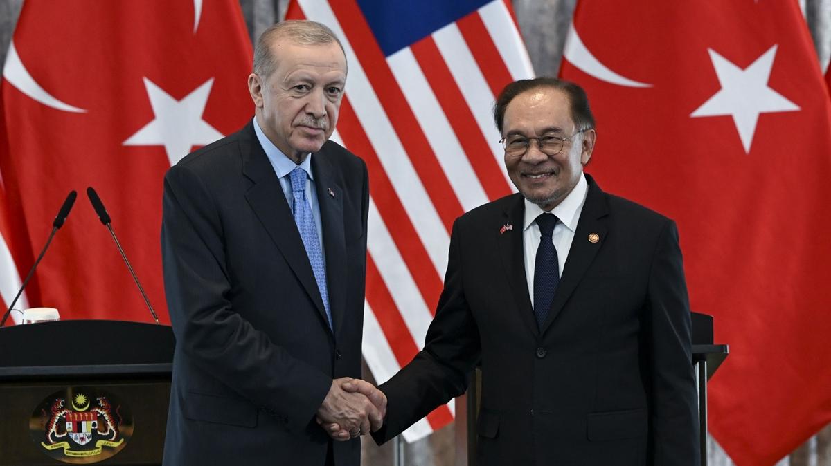 Malezya Babakan Enver'den lkeyi ziyaret eden Cumhurbakan Erdoan'a teekkr