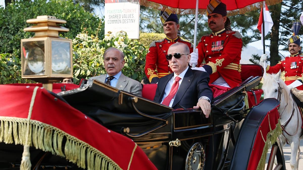 Cumhurbakan Erdoan Pakistan'da resmi devlet yemeine katld                                                                      
