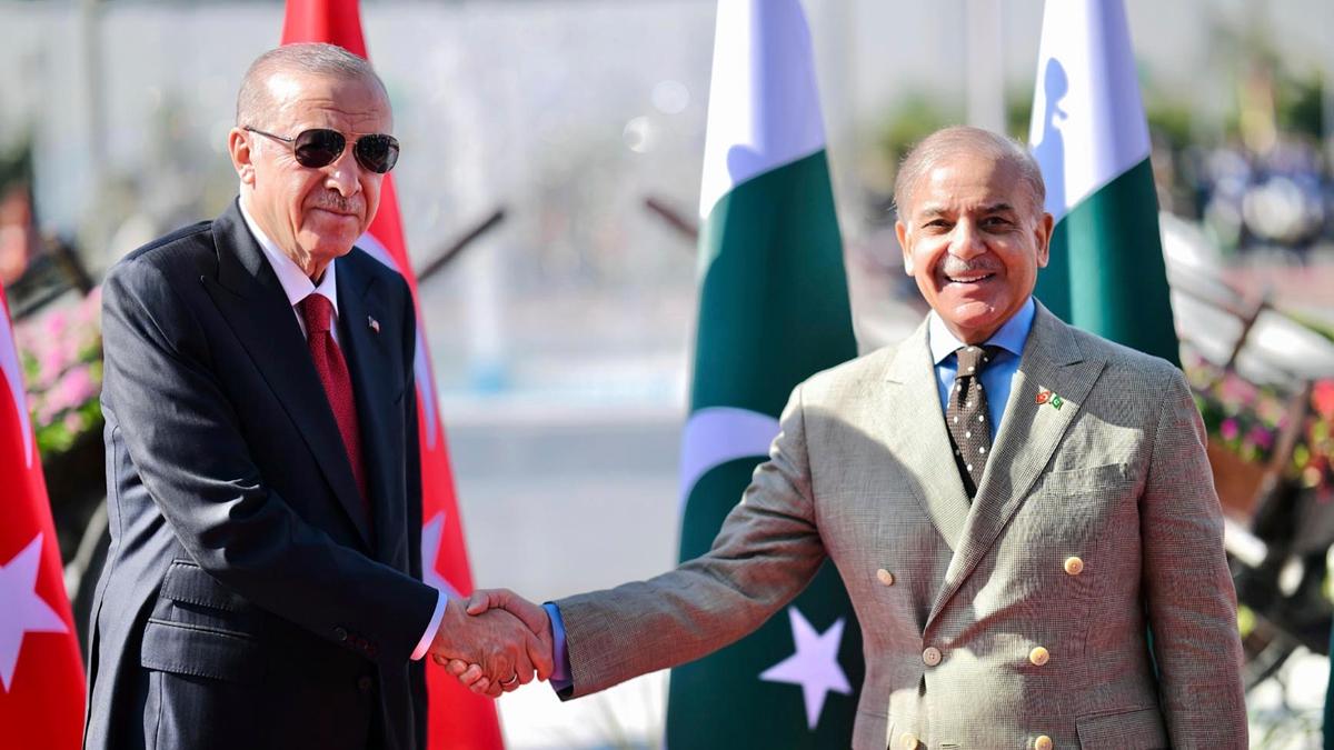 Cumhurbakan Erdoan'n slamabad ziyareti Pakistan basnnda geni yer buldu: Daha gl ibirlii hedefleniyor 