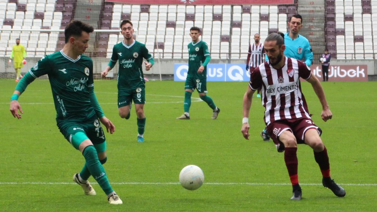 Elazspor, liderle fark eritiyor  