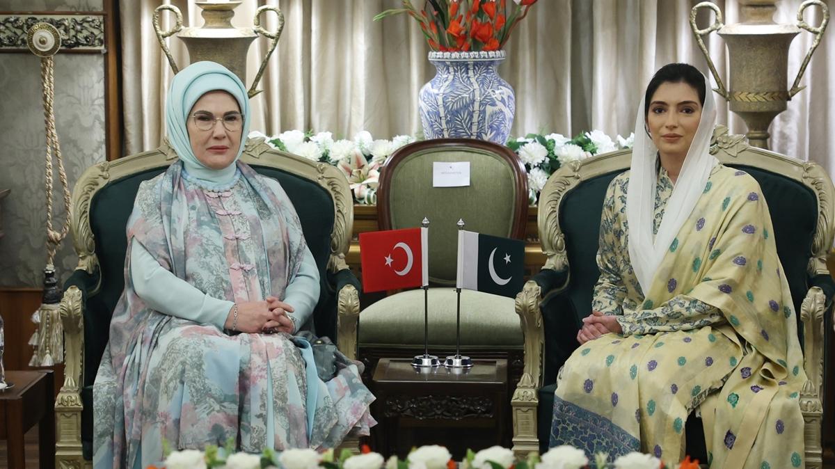 Emine Erdoan, Pakistan Cumhurbakan Zerdari'nin kz ile bir araya geldi