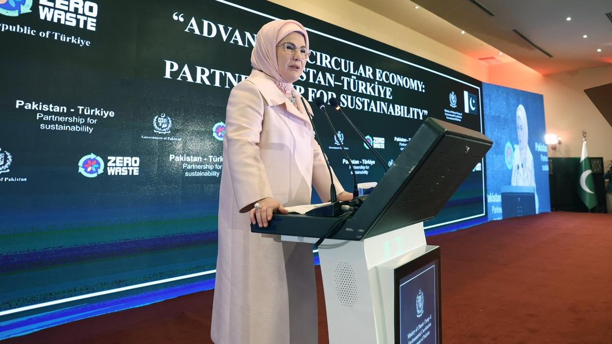 Emine Erdoan Pakistan'daki etkinlikte konutu: Her alanda ekolojik dengeyi yeniden tesis edecek politikalar retmeliyiz