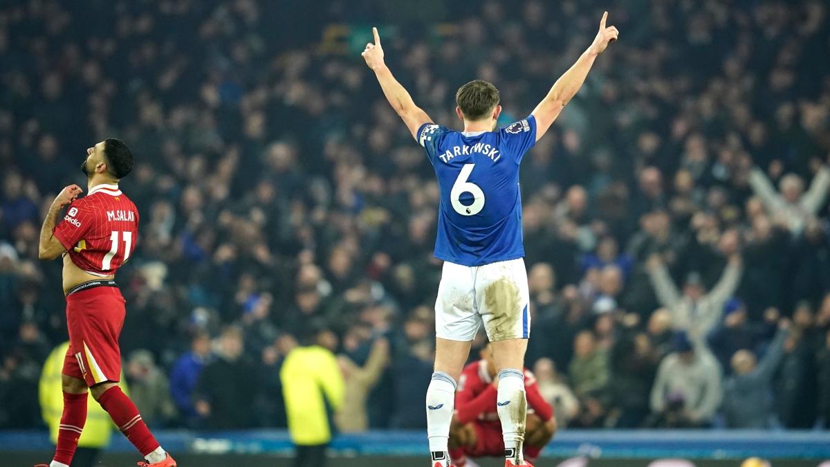 Everton, Liverpool karsnda puan son dakikada ald