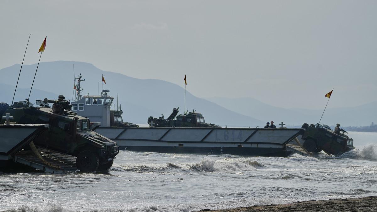 NATO tatbikatnda Yunanistan'dan provokasyon! Trkiye askeri bln ekti