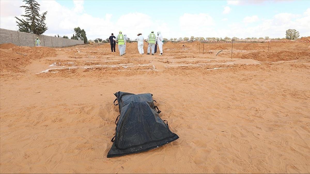Libya'da toplu mezar: 55 dzensiz gmenin cesedine ulald