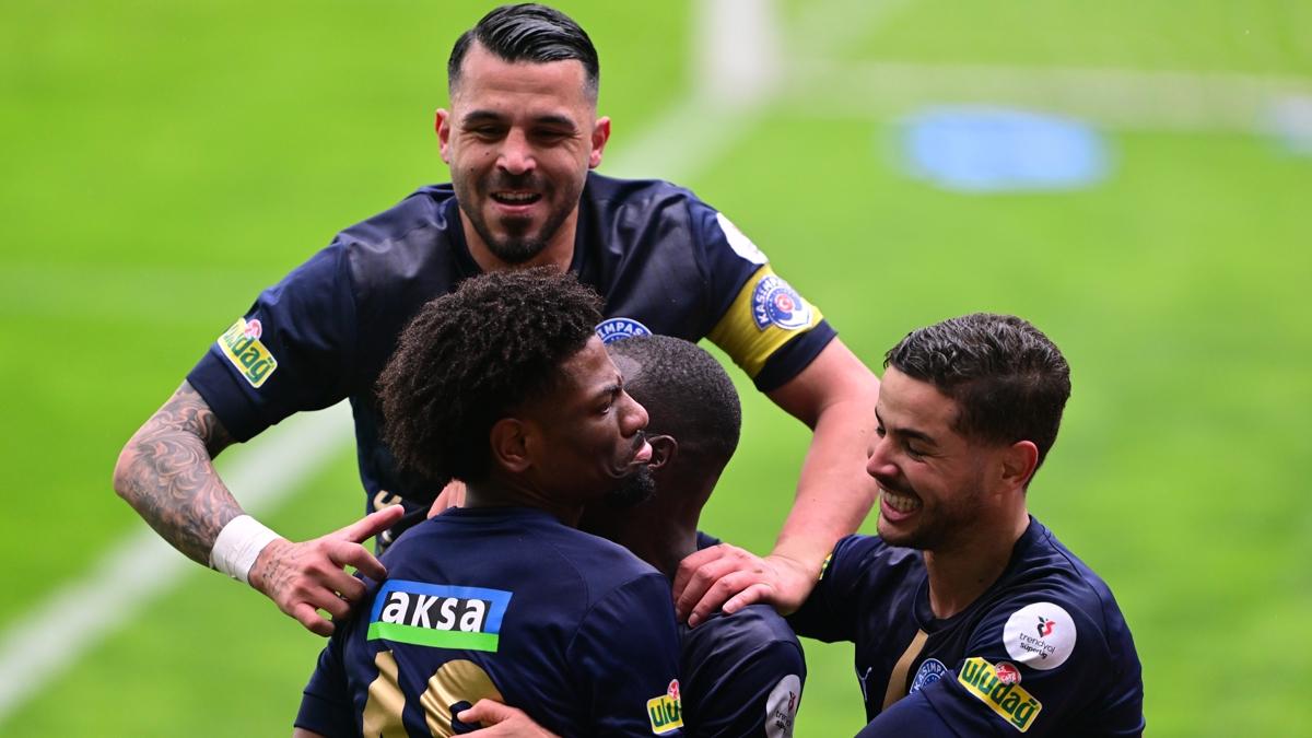Kasmpaa, Fenerbahe deplasmannda
