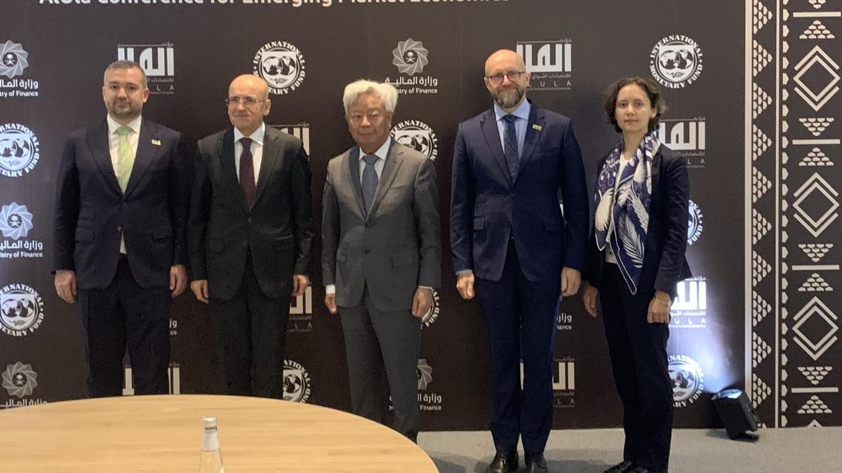 mzalar atld! Asya Altyap Yatrm Bankas'ndan Trkiye'ye gl destek