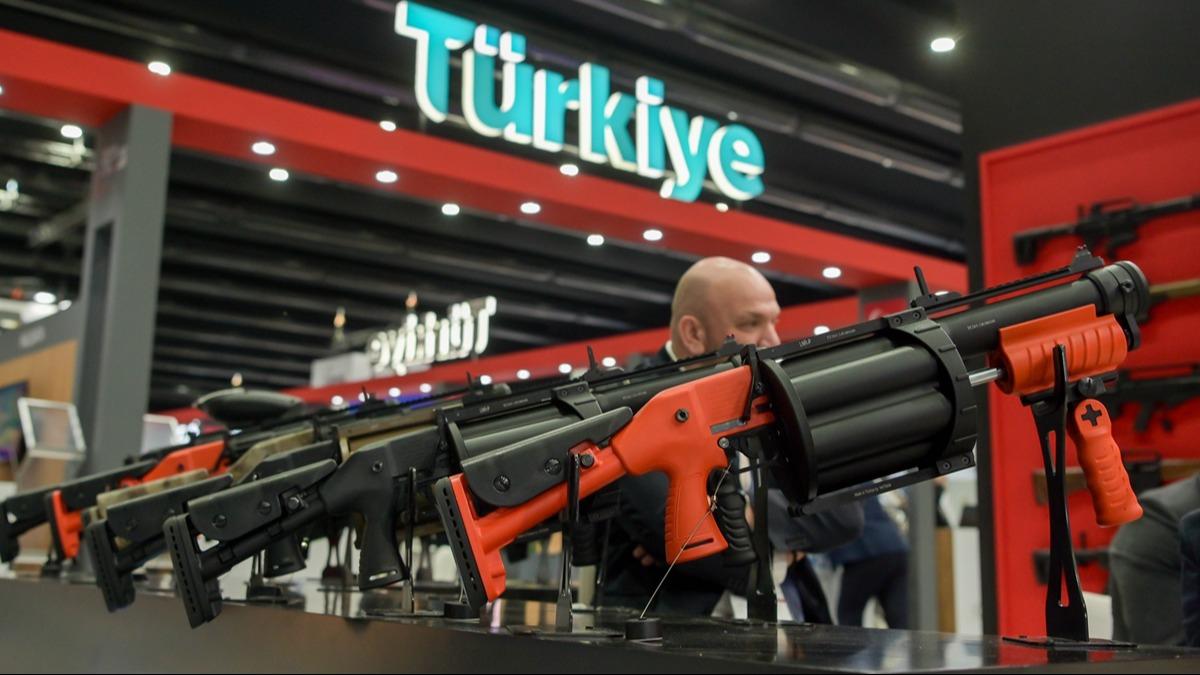 Trkiye rzgar BAE'de esiyor: Trk Savunma Sanayisinden gvde gsterisi