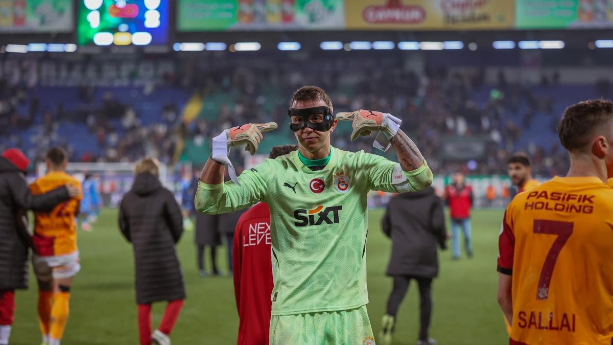 Fernando Muslera: Hepimiz Osimhen'e mteekkiriz