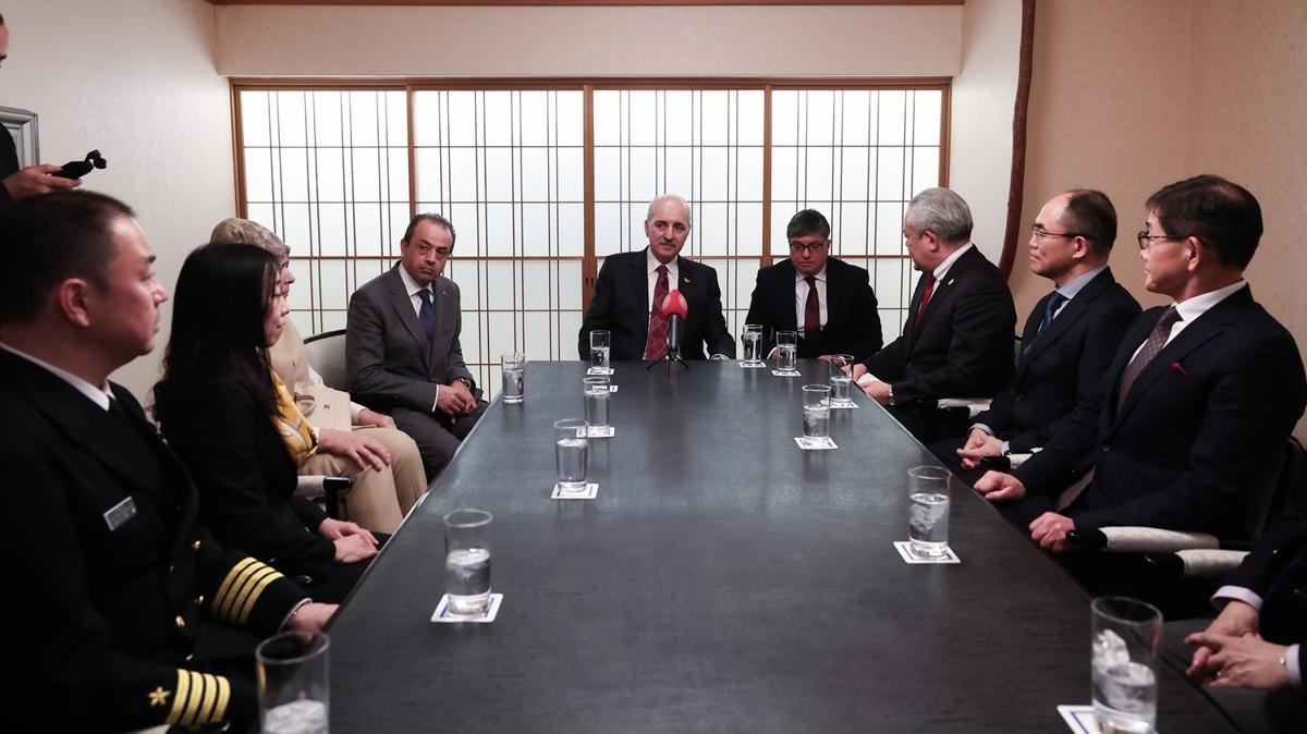 Kurtulmu ve Japon arama kurtarma ekibi arasnda 'baklava' diyalou