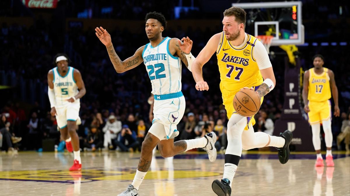 NBA'de erteleme manda Hornets, Lakers' devirdi