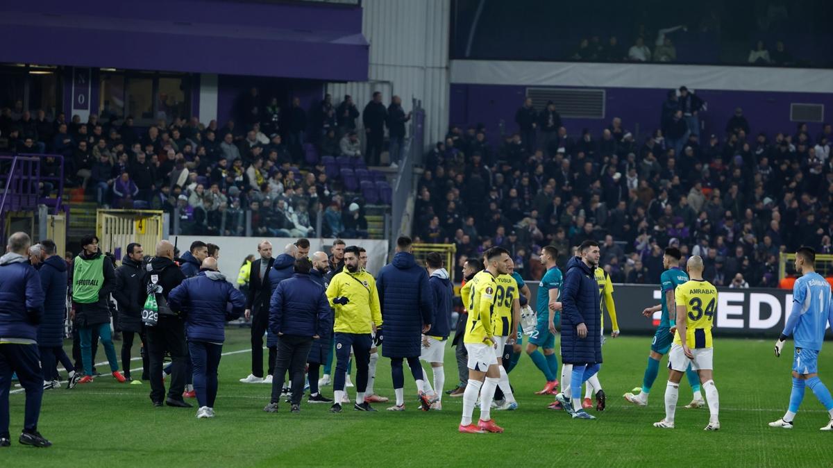 Belika'da Fenerbahe taraftarna saldr! Maa 20 dakika ara verildi