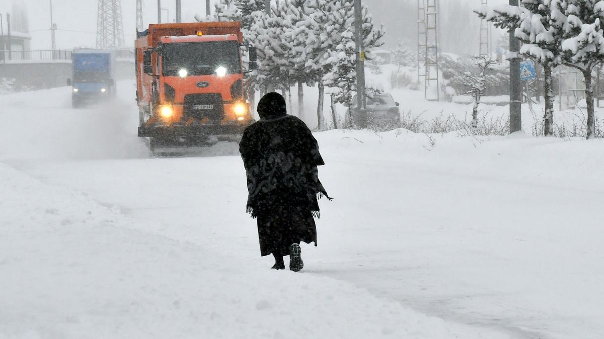 Hava tahmin uzmanlar gn verdi: Salya kadar etkili olacak