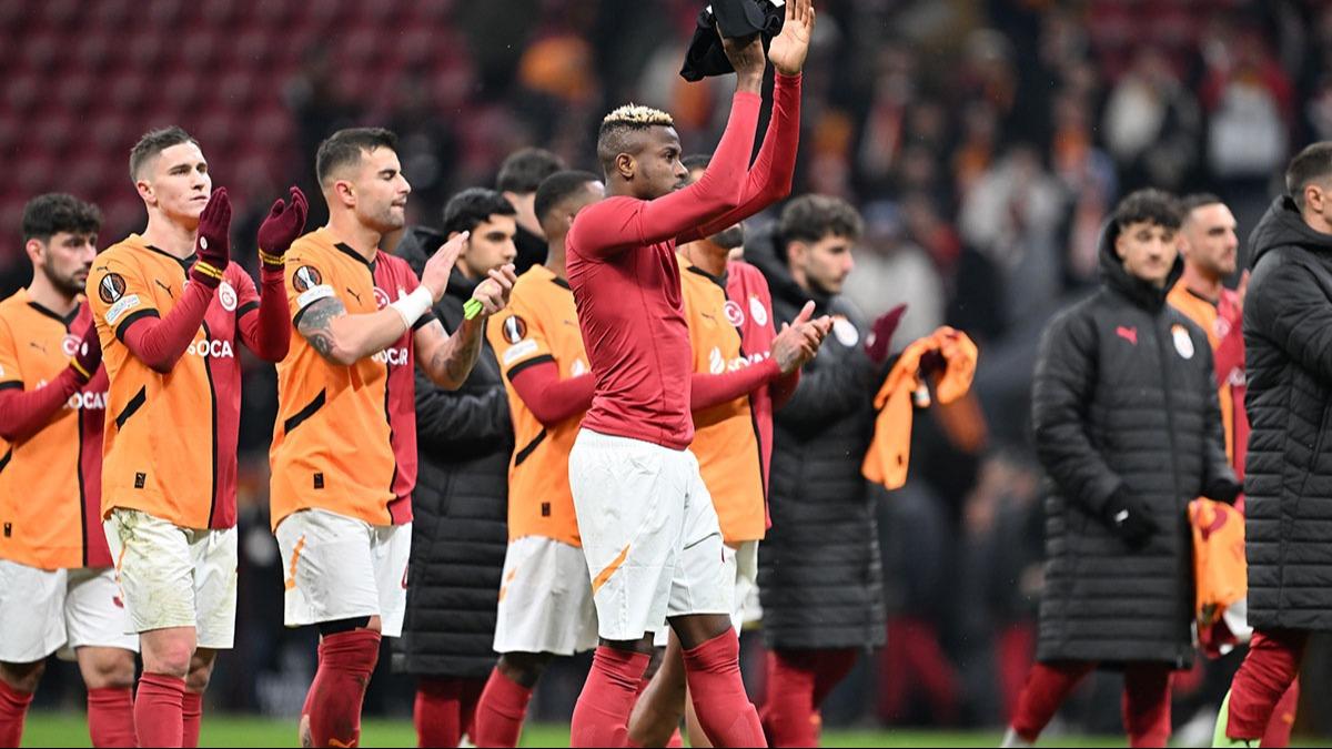 Hollanda'da gndem Galatasaray! ''AZ, rakibini nakavt etti''