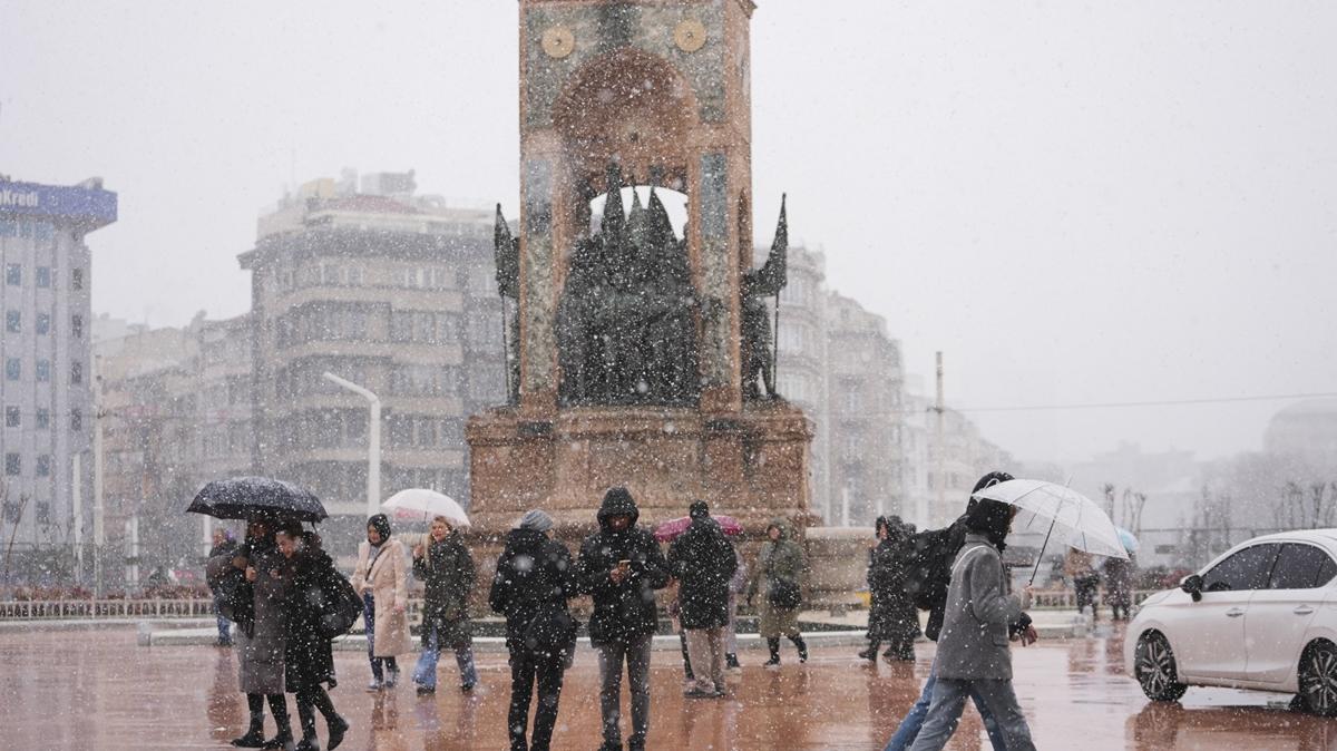 stanbul'da kar ya etkisini artrd