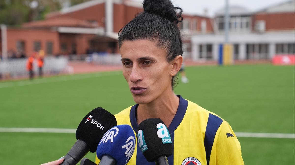 Yamur Uraz: Fenerbahe formasyla ampiyonluk yaamak istiyorum