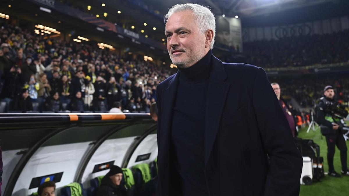 Jose Mourinho, 3. derbisinde ilk peinde  