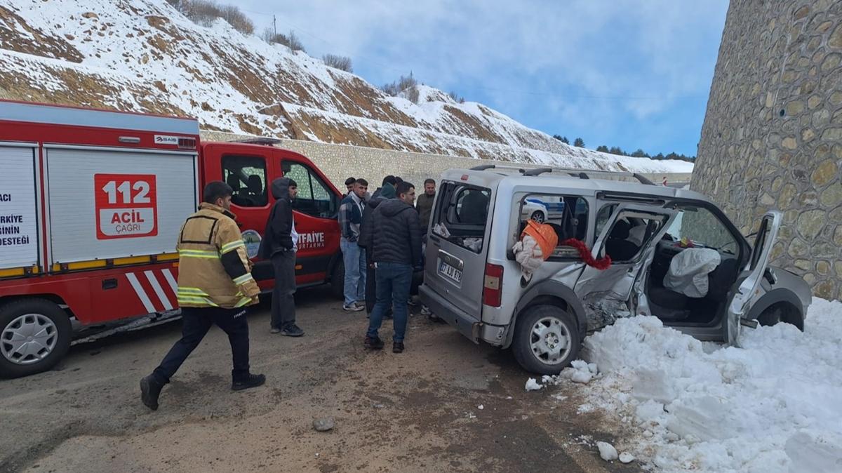 Bingl'de trafik kazas: Birden fazla yaral var