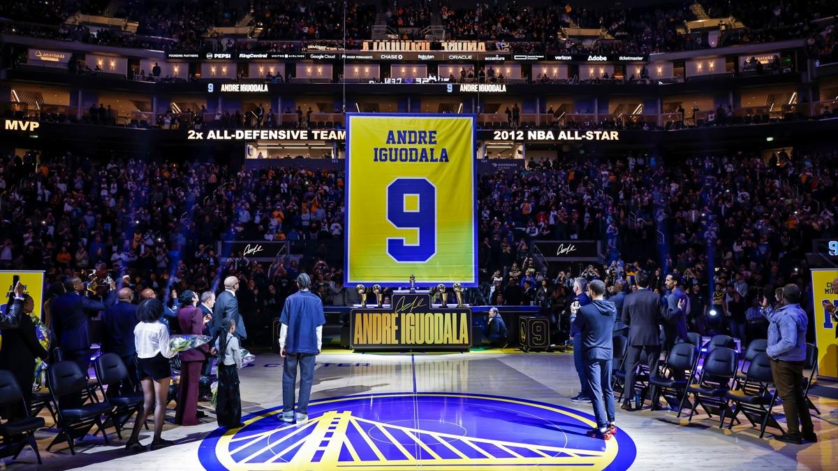 Golden Warriors'tan byk jest! Andre Iguodala'nn formas emekli edildi