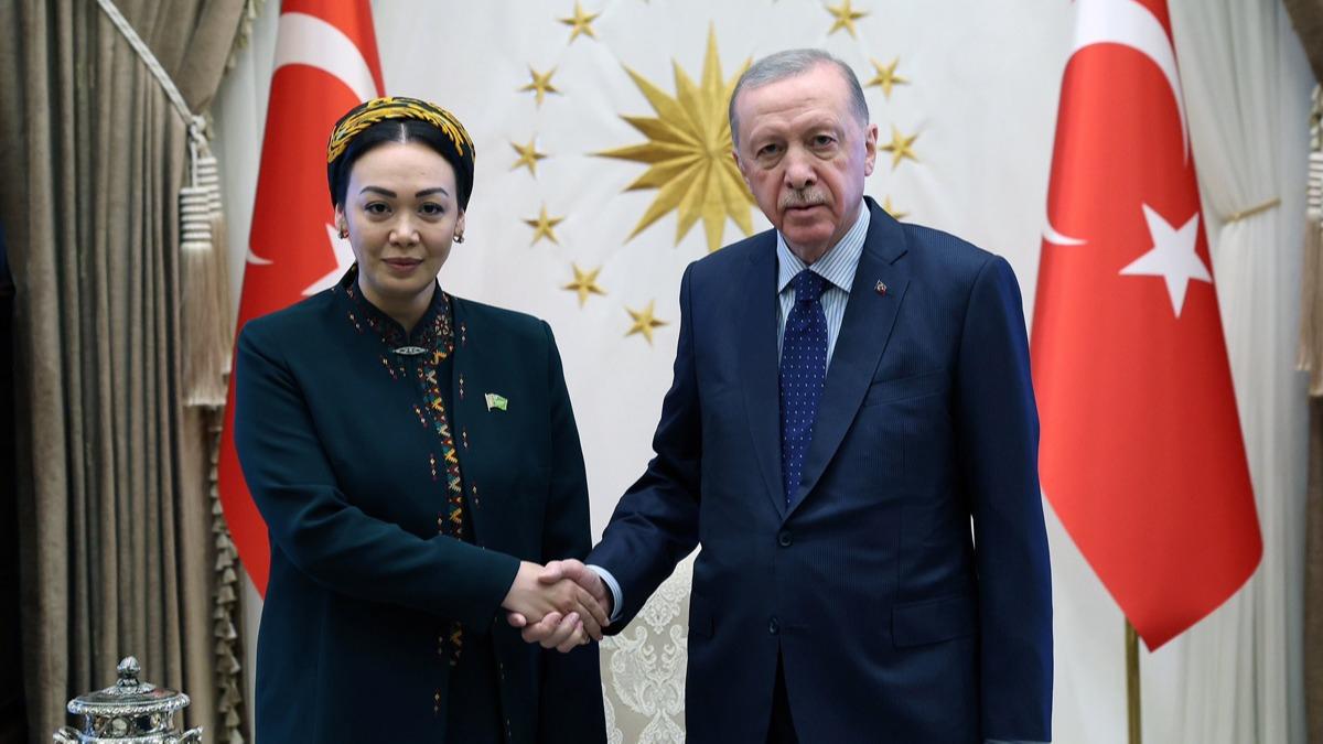 Bakan Erdoan, Gulmanova'y kabul etti 