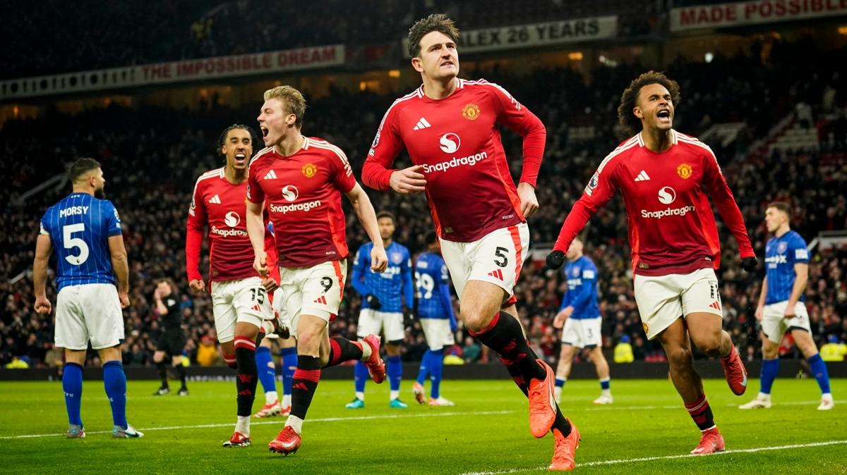 10 kii Manchester United stoperleriyle kazand