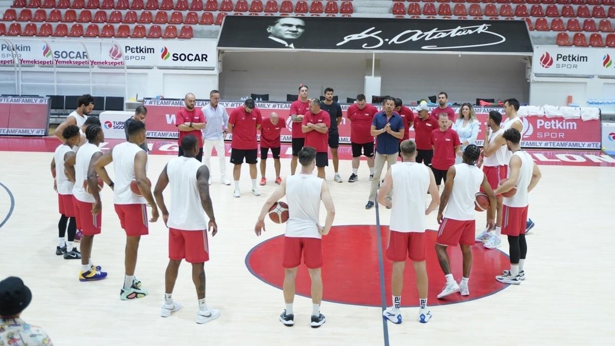 Aliaa Petkimspor, A. Efes deplasmannda  