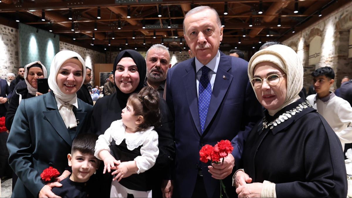 Emine Erdoan: lk iftar soframzda, ehitlerimizin kymetli aileleriyle bulutuk