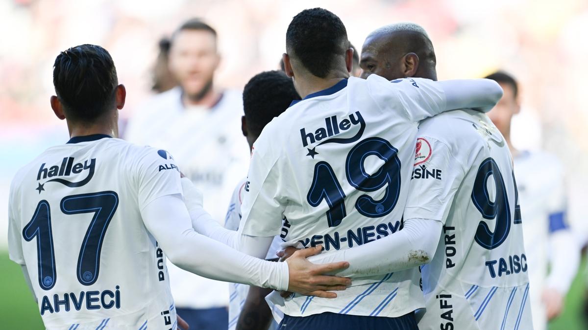 Fenerbahe'de 3 eksik, 3 ceza snr